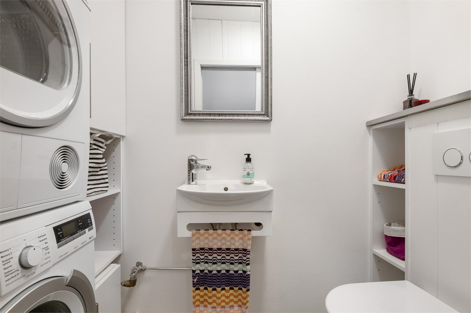 Toalettrommet i gangen ble utvidet i 2013 for å gjøre plass til vaskerom. 