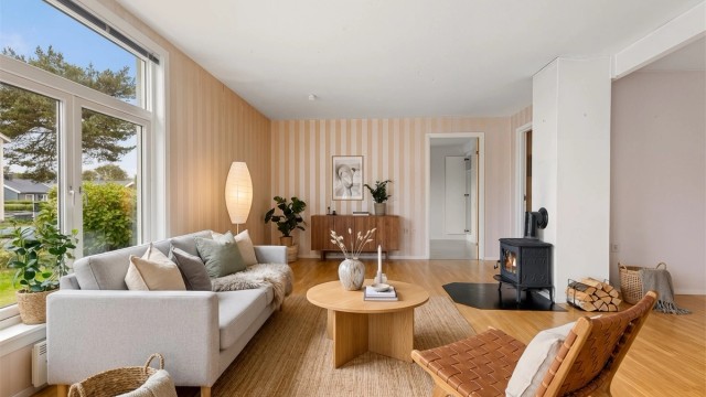 Bilde er en illustrasjon som viser mulig innredning av stuen.
Foto: Stian Inderhaug