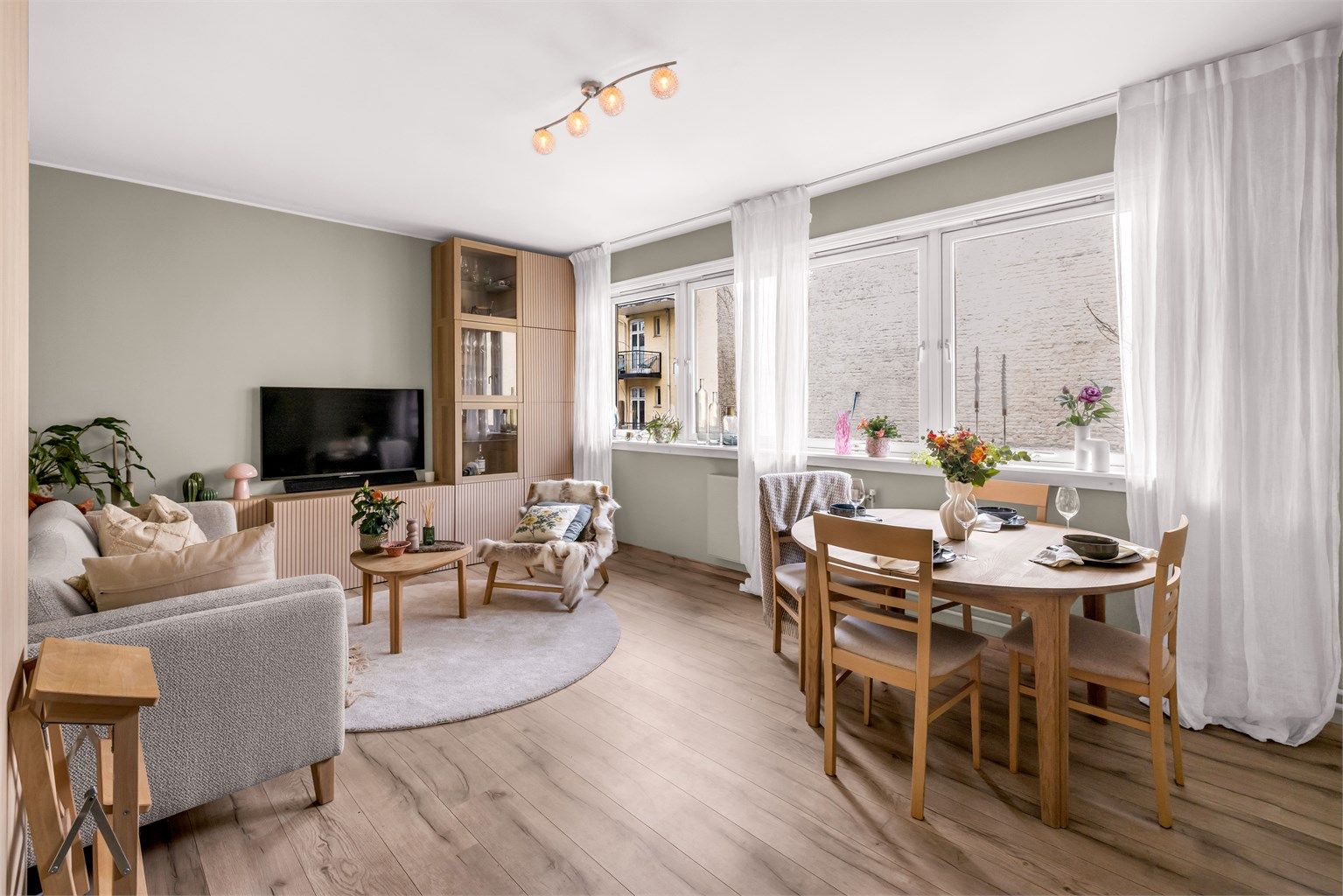 Velkommen til Industrigata 51! - Presentert av Marius Iversen v/ Eiendomsmegler Krogsveen. Foto: Isnitt As. 