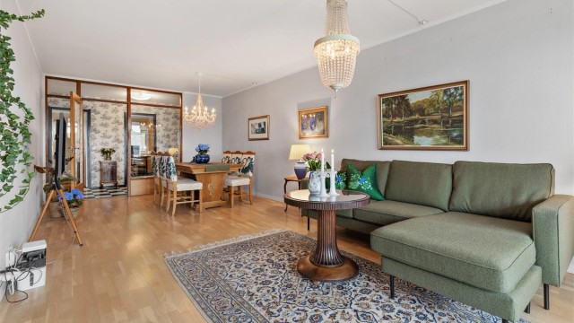 Krogsveen v/Sondre Trøseng Gjellum ønsker velkommen til Kastanjeveien 48!