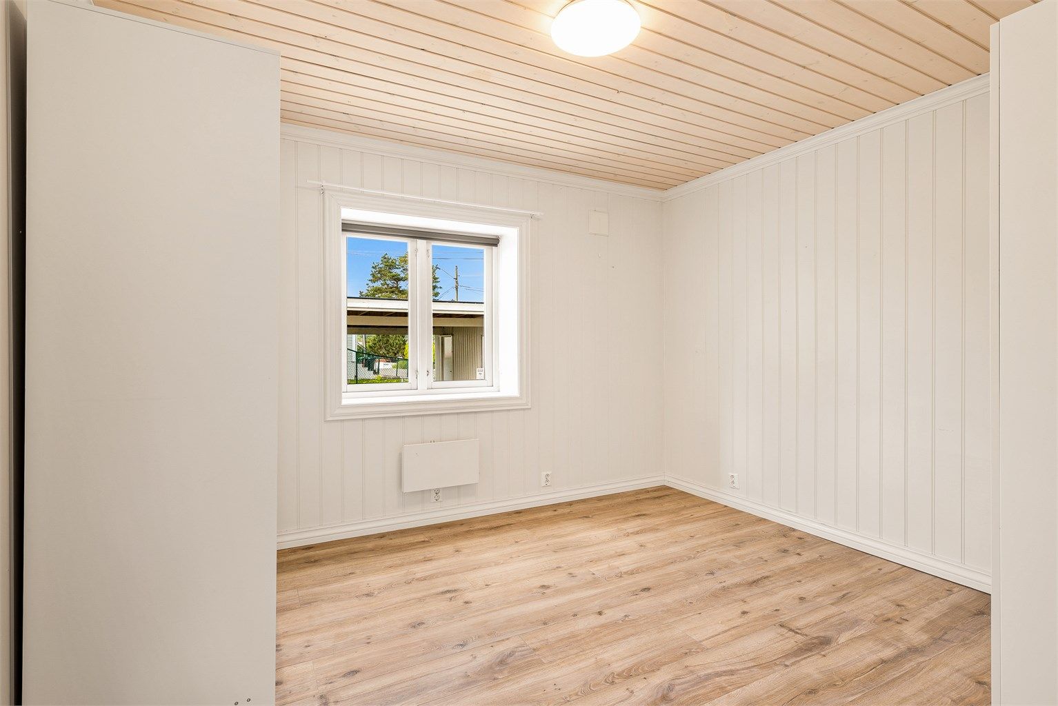Etasjen har to soverom med gode størrelser. 