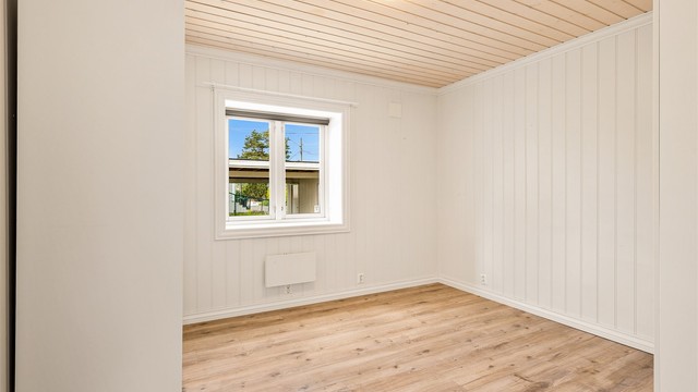 Etasjen har to soverom med gode størrelser.