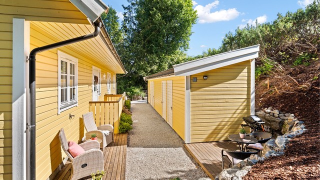Til boligen hører en separat utebod på 6 m² i en frittstående bodrekke.