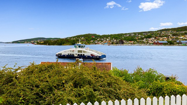 Fergene går fra Brevik og til flere av øyene i skjærgården utenfor.