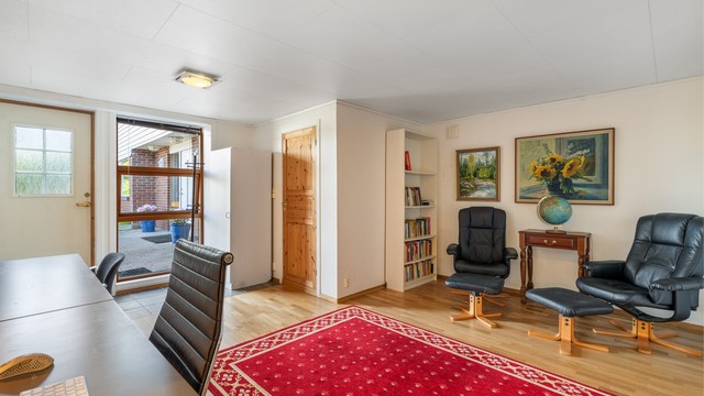 Stue/kontor. (Innredning av rommet er ikke søkt om)