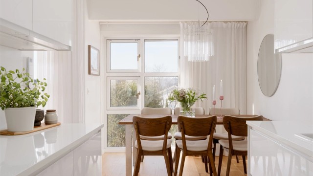 Kjøkkenet ble pusset opp i 2020 i følge tidligere eier.