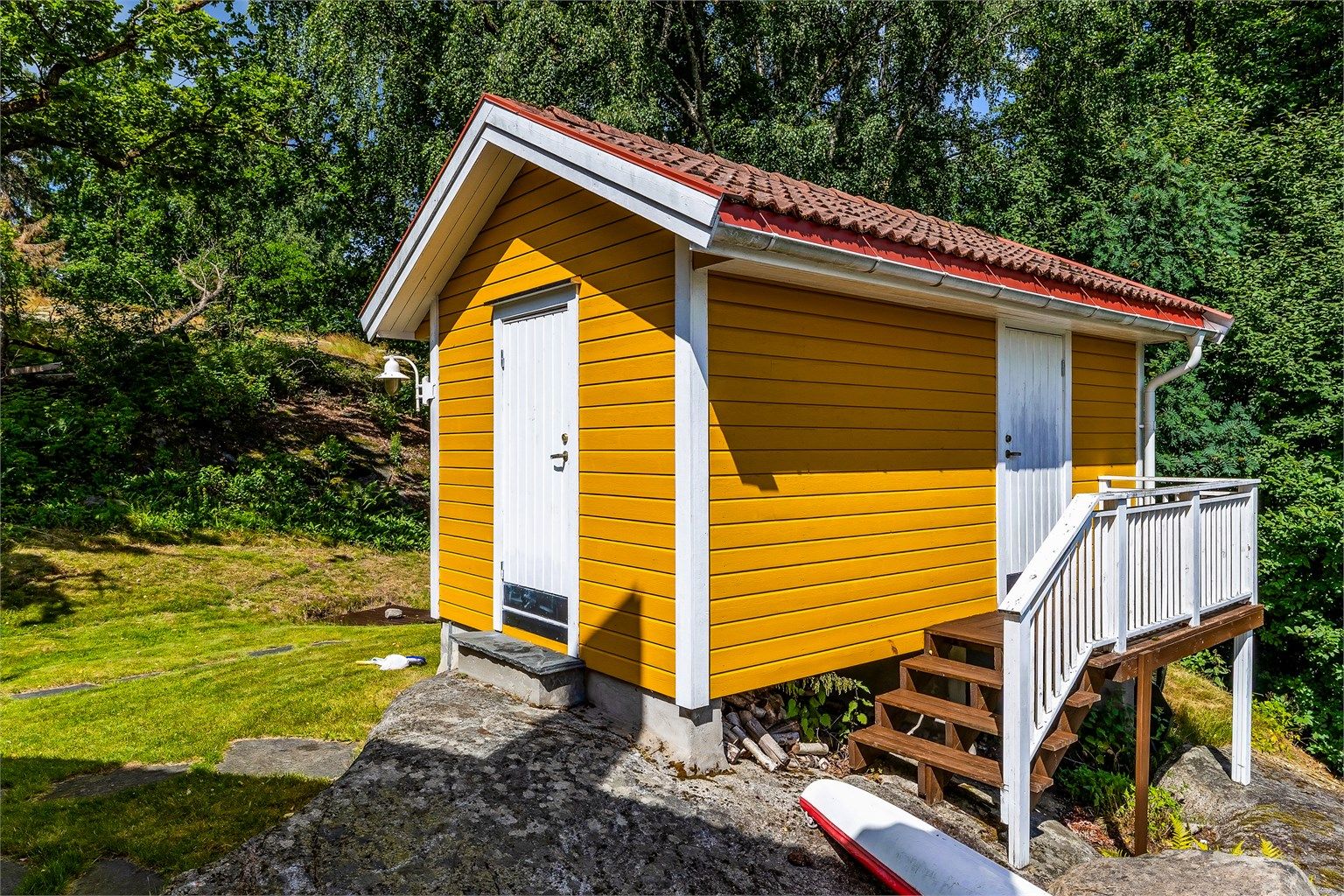 Gode lagringsmuligheter i egen frittliggende bod.