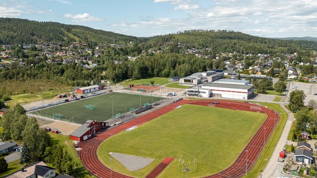For den sportsinteresserte er det kort vei til Bjørkelangen sportssenter med et variert aktivitetstilbud.