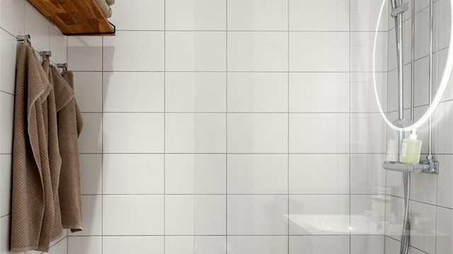 Stor dusj med vannfallsdusj