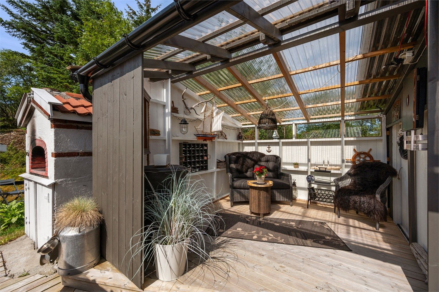 Terrassen vil på sommerstid oppleves som en fin forlengelse av stuen. 