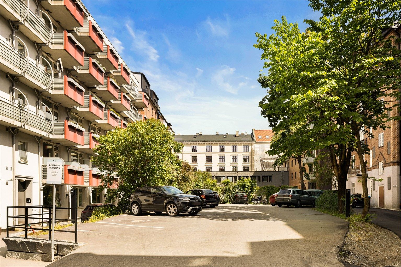 Biloppstillingsplasser med plasser for leie etter venteliste