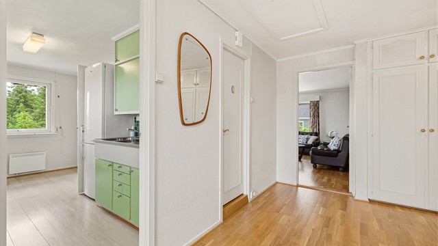 I gangen er det også luke til loftet som kan brukes til noe lagring på kaldtloft