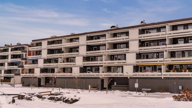 Rehabilitering av terrasser på begge sider og maling av fasade i 2020 utført av Alliero. Ettertraktet og sentral beliggenhet i enden av blindvei med nærhet til dagligvareforretning, turområder og offentlig kommunikasjon.