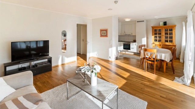 Stue og kjøkken i åpen løsning