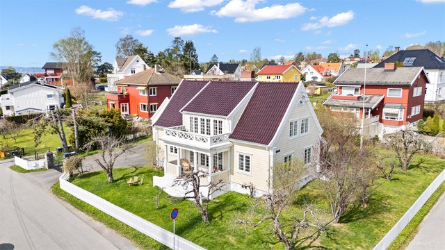 Dette er boligen for deg som ønsker en enkel og effektiv logistikk i hverdagen i en sjarmerende atmosfære