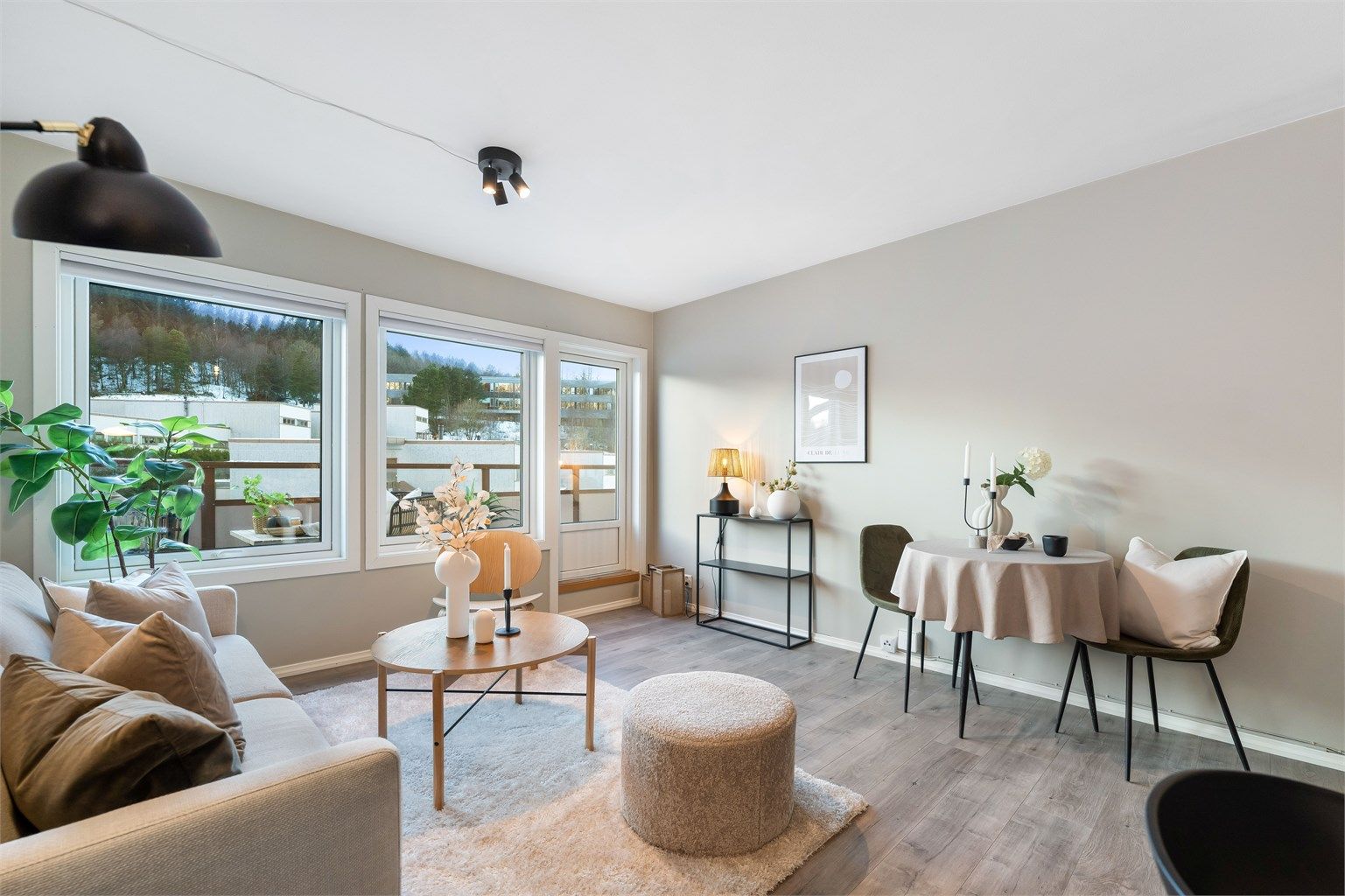 Stue i delikate farger. 