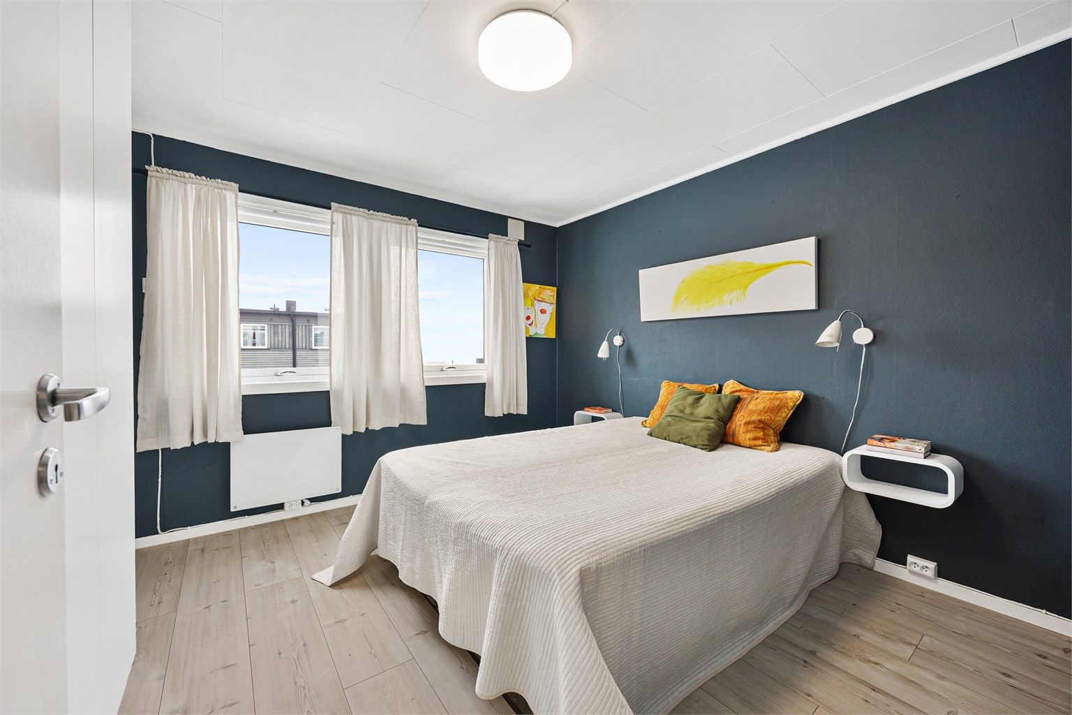 Hovedsoverommet er romslig med god plass til dobbeltseng.