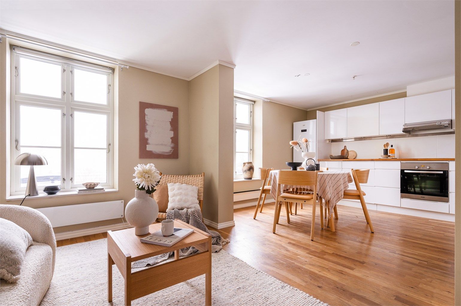 Innvendig har du standard fra 2010 da bygget ble bygget om