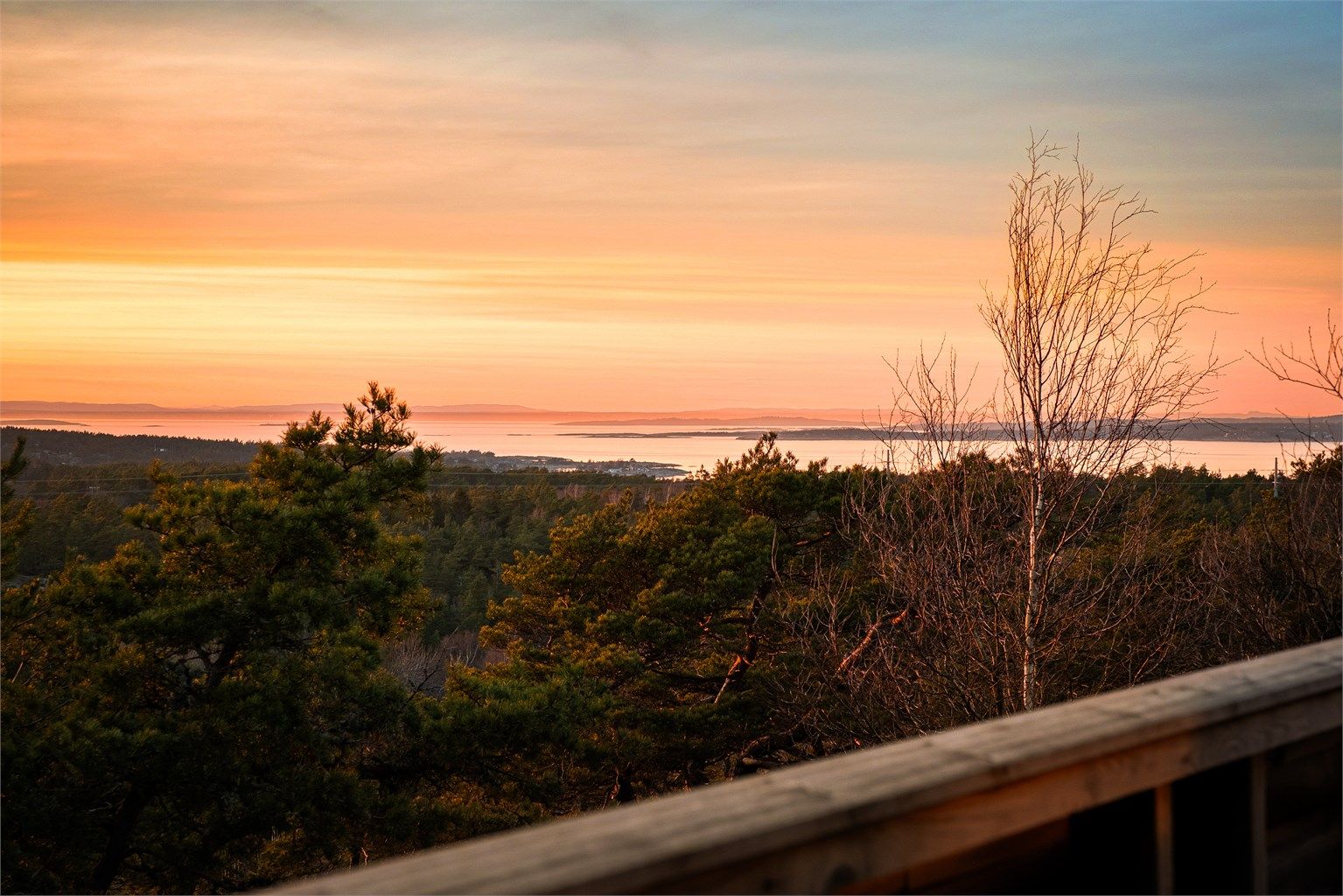 Ute som inne sees både vakre solnedganger og vid utsikt over Oslofjorden. Fotograf; Kristoffer Kristiansen.