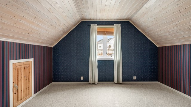 Soverom 3 er på 13 kvm og har en arealeffektiv utforming med plass til både møblering og oppbevaring, og passer fint som ekstra soverom.