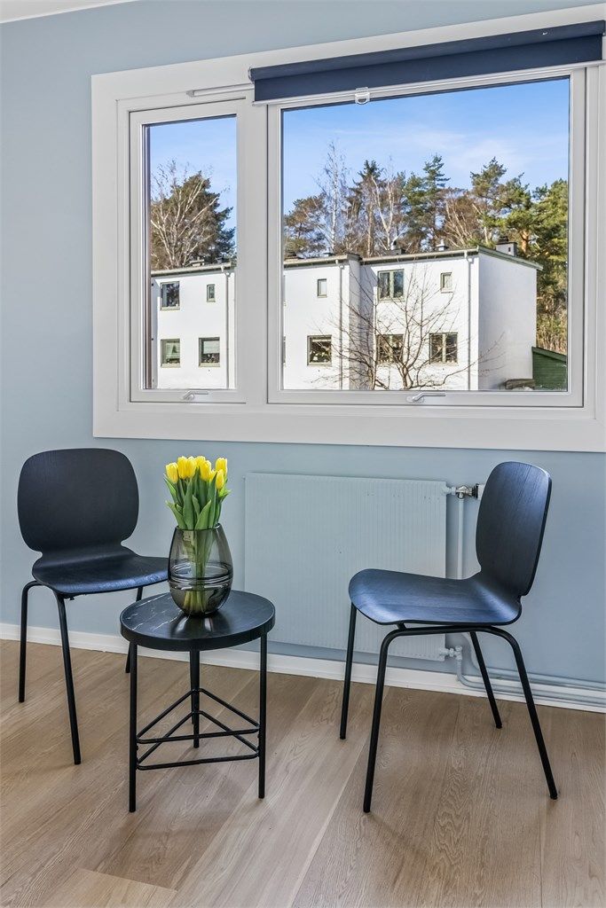 De nye vinduene med isolerglass bidrar til energieffektivitet og komfort.