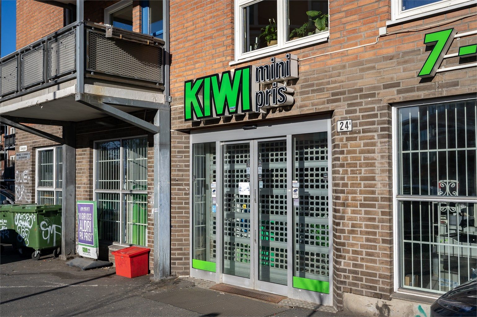 Dagligvarehandelen kan blant annet gjøres på Kiwi. 