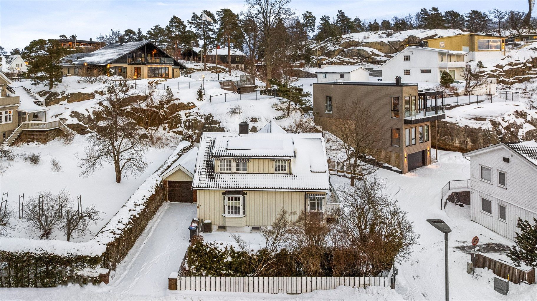 Enebolig beliggende i et veletablert og sjarmerende boligområde i Sandefjord.