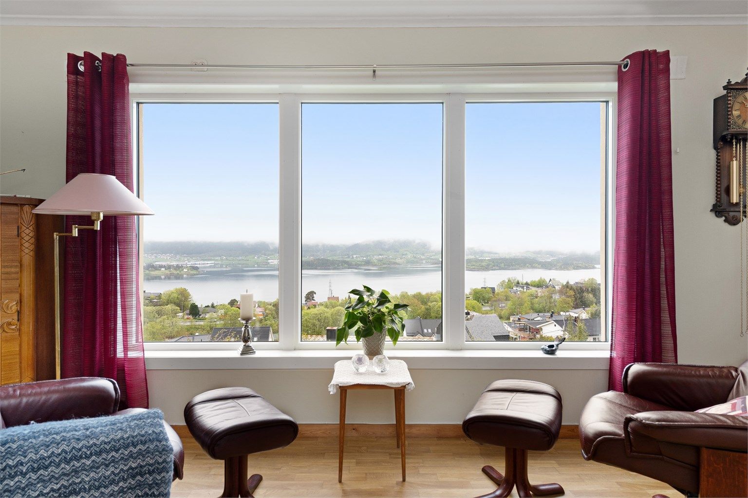 Flott utsikt mot Ellingsøya og Ellingsøyfjorden mot nord