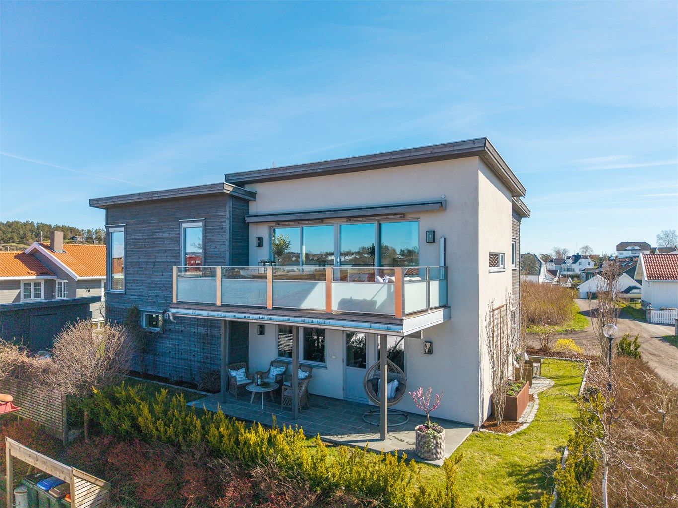 Boligen sett fra sørvest.