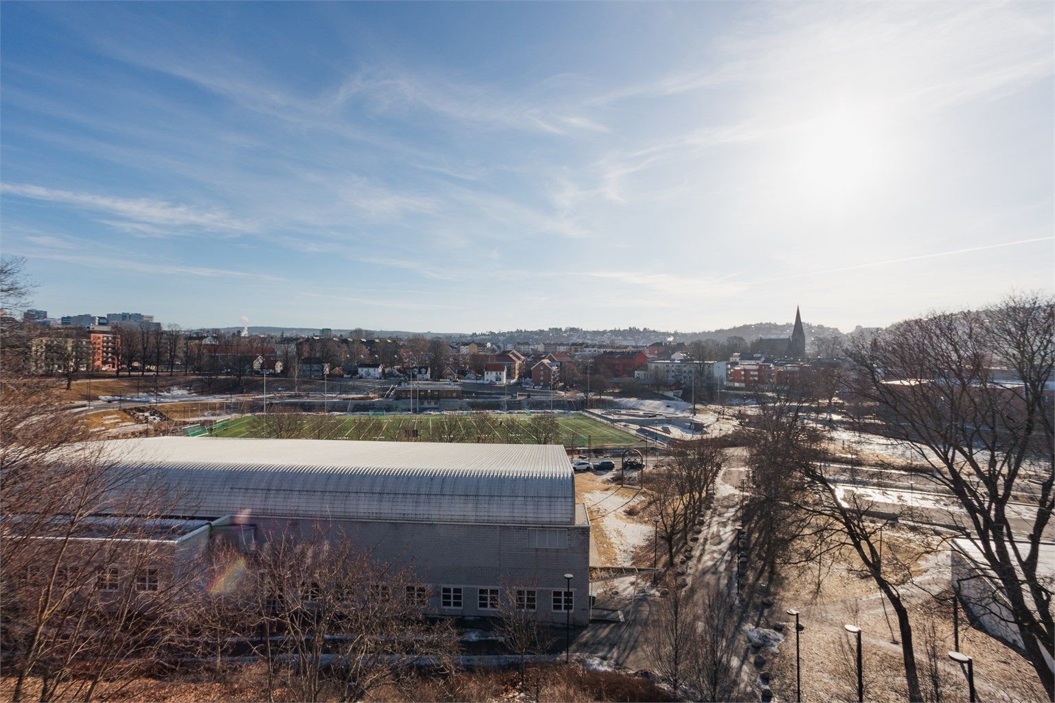 Herfra har du usjenert utsikt over hele området rundt Kampen og Jordal, en egen liten oase på toppen!