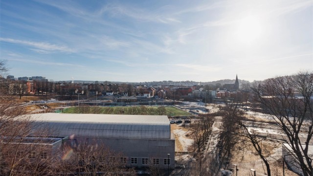 Herfra har du usjenert utsikt over hele området rundt Kampen og Jordal, en egen liten oase på toppen!