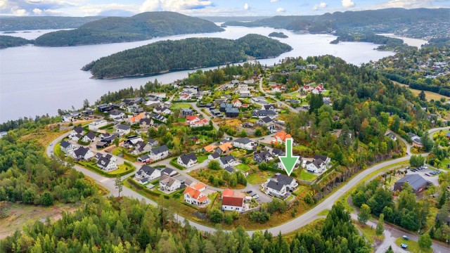 Beliggende i et nyere og veletablert boligfelt - Meget solrikt