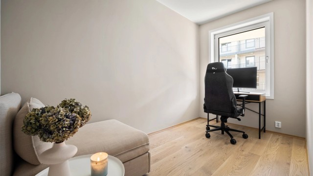 Soverom nummer to, som også egner seg som kontor eller gjesterom
