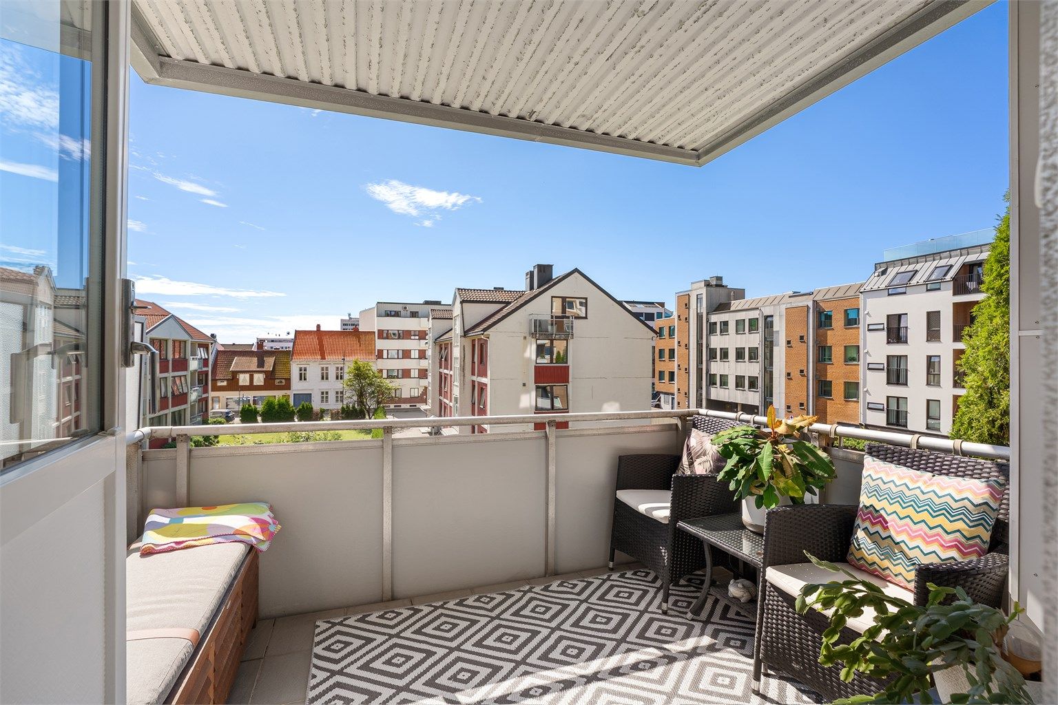 Solrik balkong – perfekt for kvelder ute