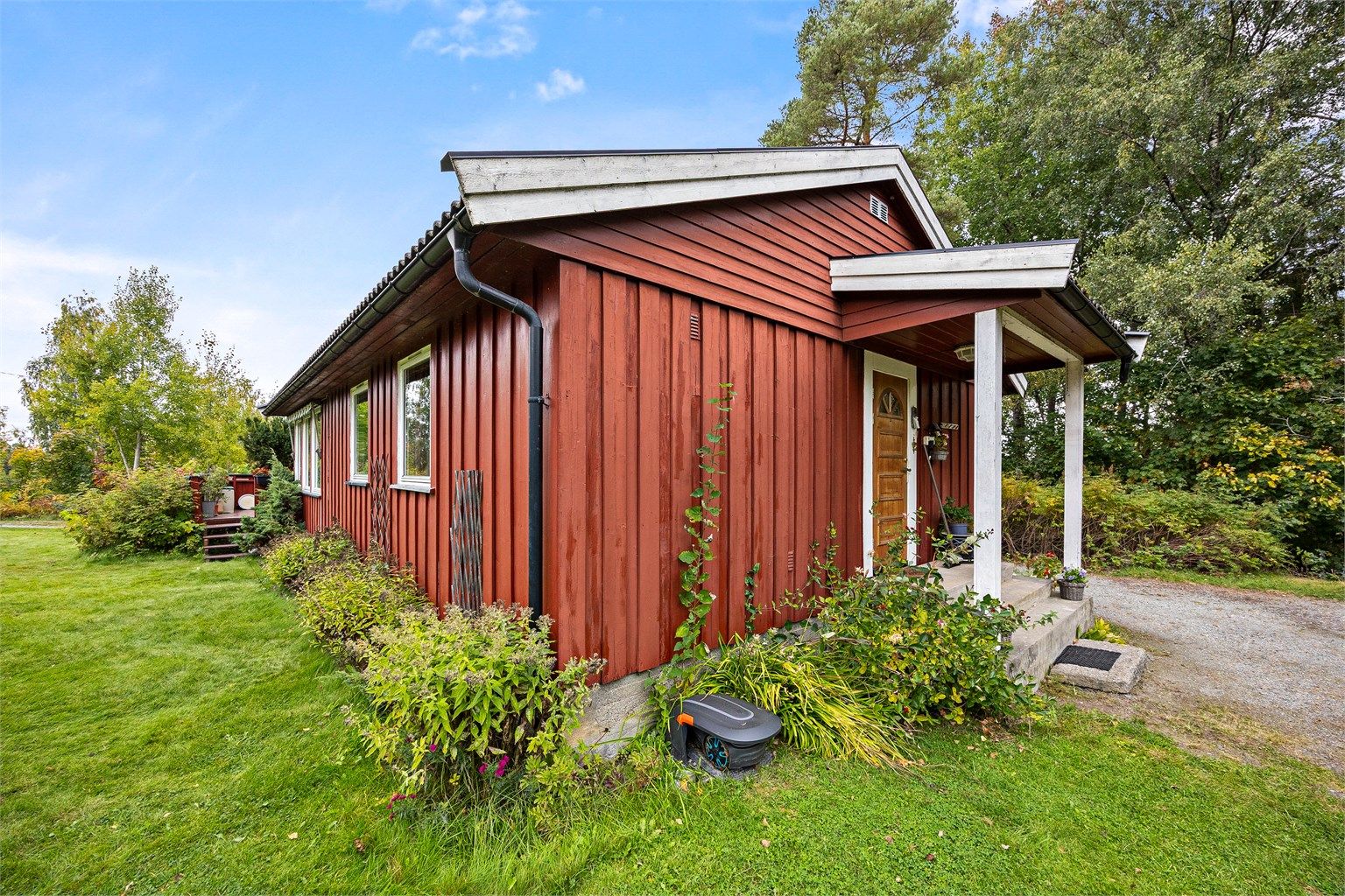 Boligen har oppussingsbehov men et stort potensial for å realisere boligdrømmen. 