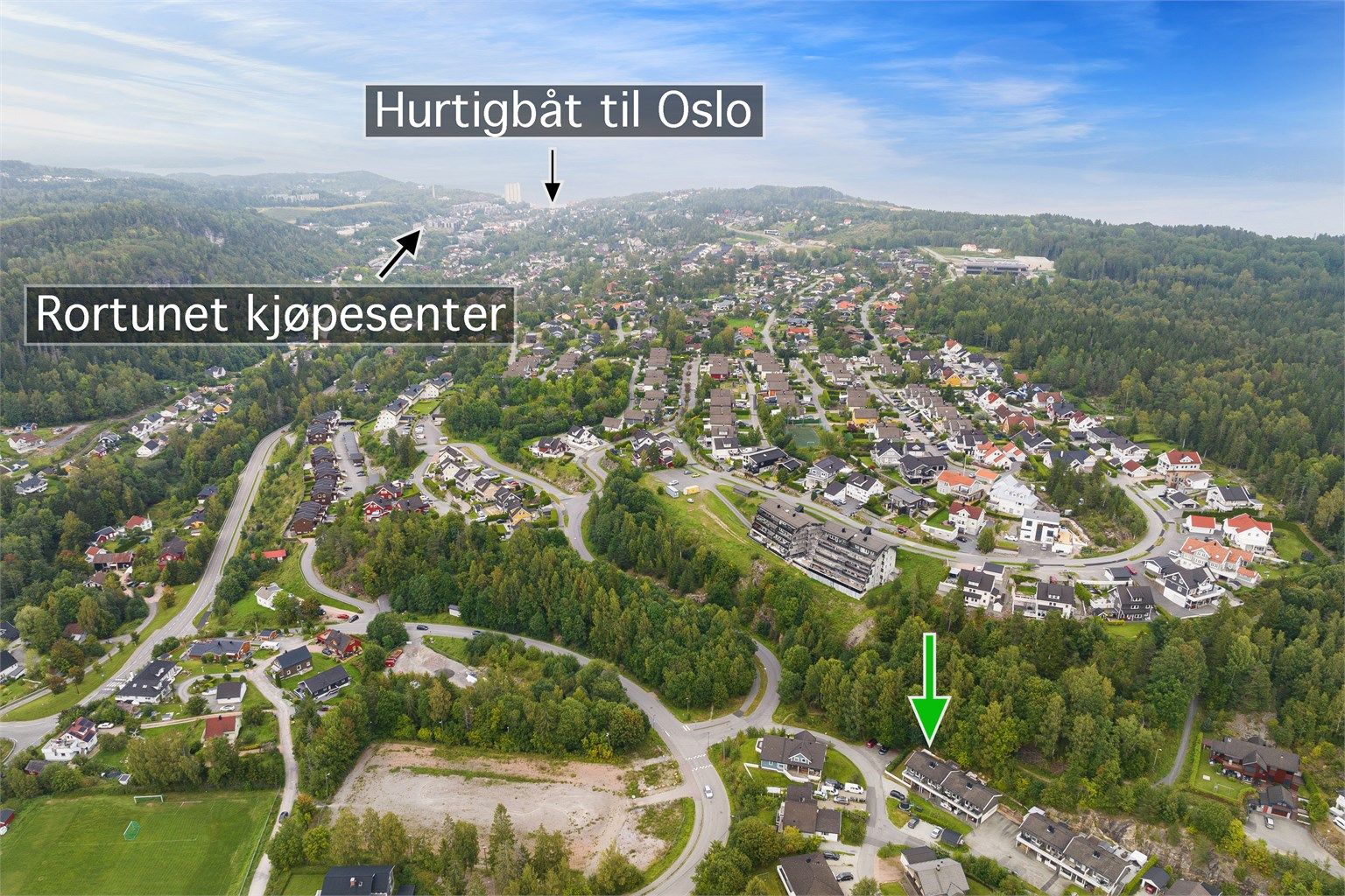 Kort vei til Rortunet senter og hurtigbåtforbindelse fra Slemmestad direkte til Aker Brygge.