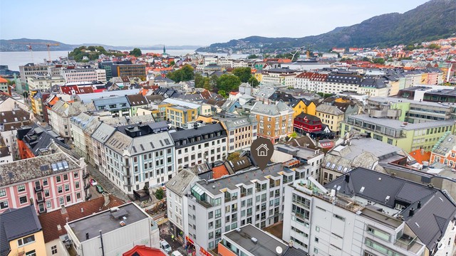 Sentral plassering med kort vei til sjøbadet på Nordnes og kulturtilbud.