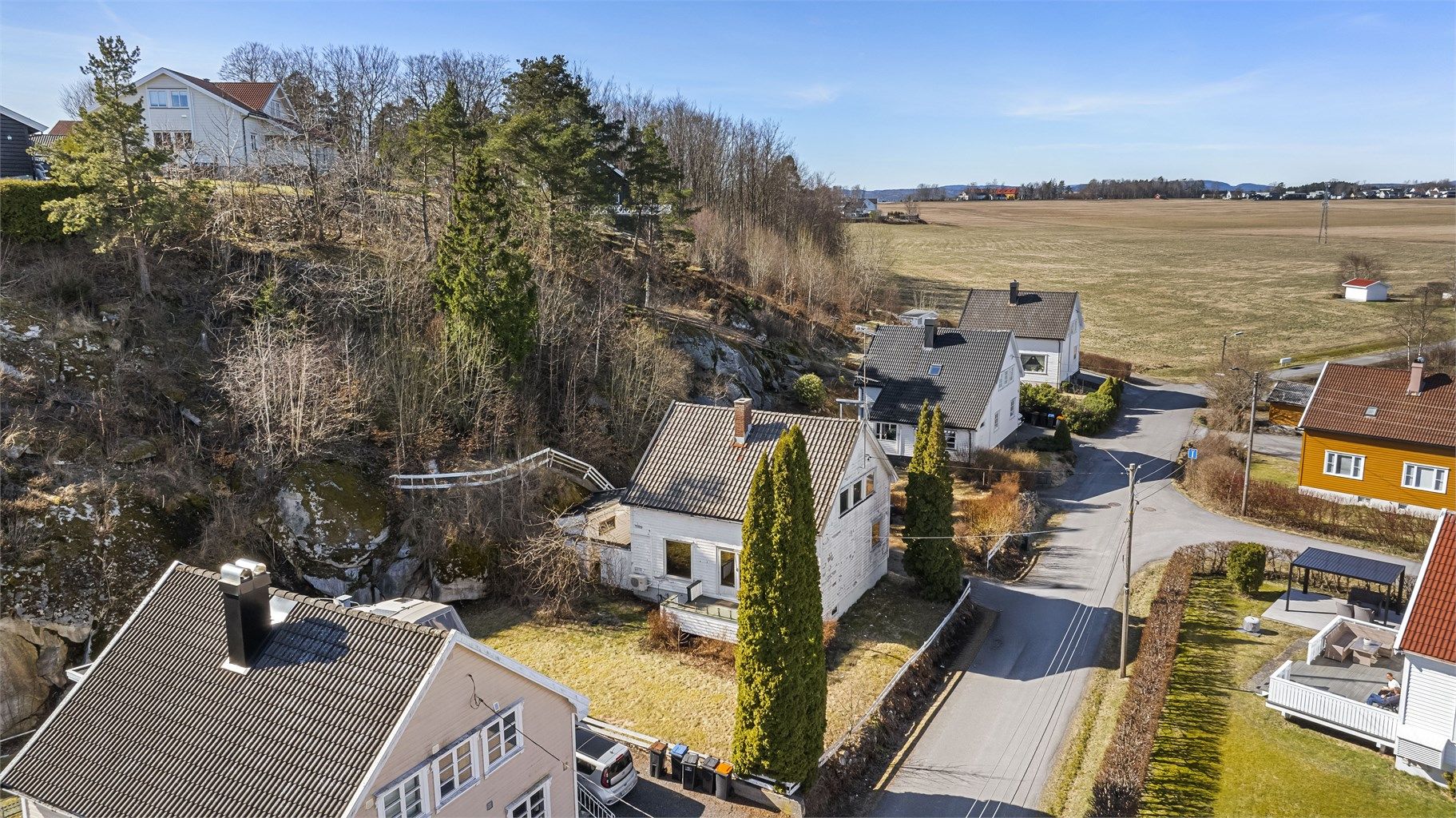 Enebolig med stor tomt i hyggelig nabolag