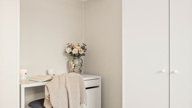 Mulighet for å innrede en praktisk kontorplass.