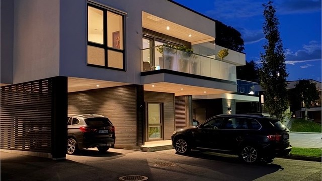 Fasade kveldsstemning