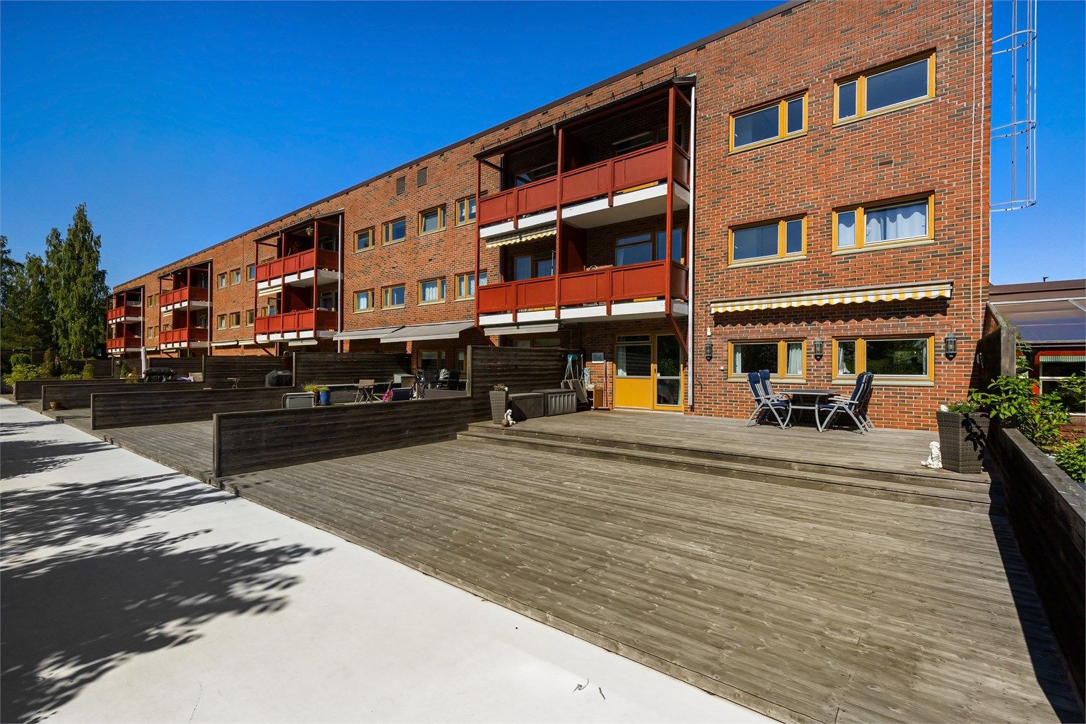 Velkommen til Høvikveien 81, en spennende leilighet med sentral beliggenhet på Gjønnes like ved Bekkestua. Foto: Zovenfra AS