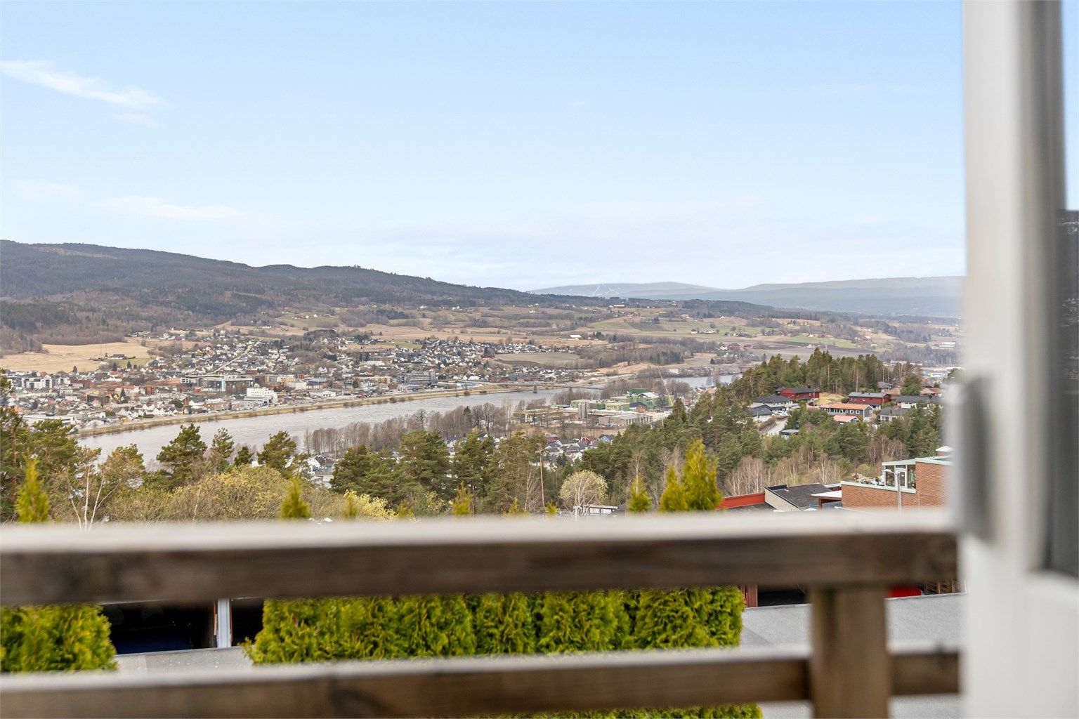 Solrikt beliggende med nærhet til mange turmuligheter i marka 