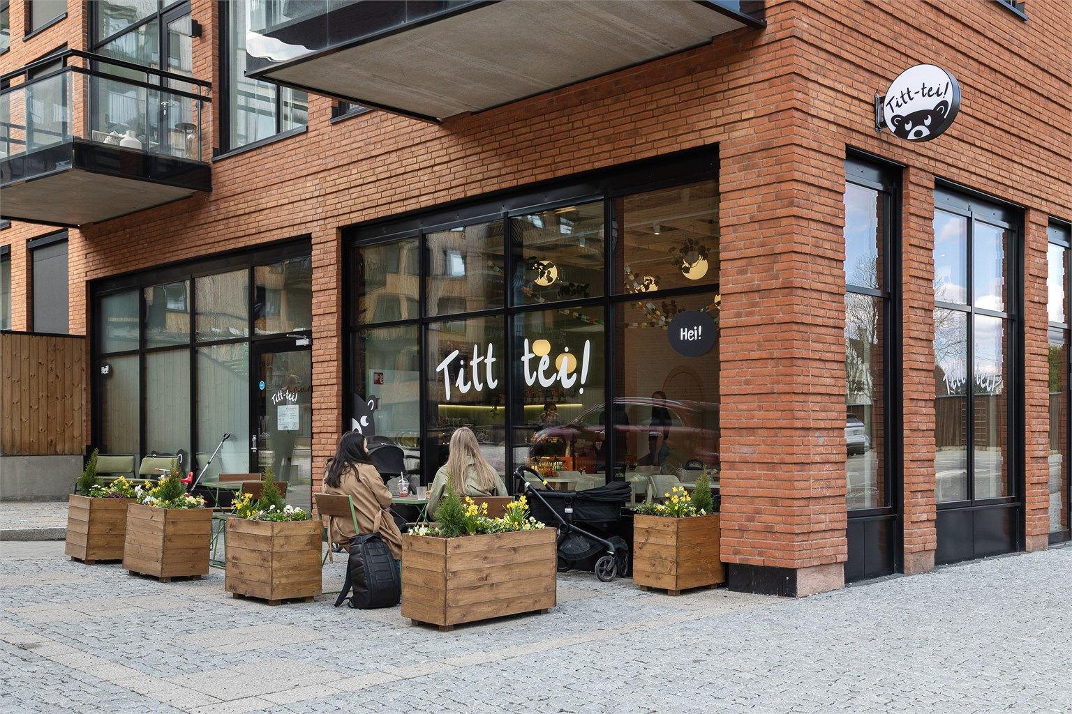 Småbarnsforeldre trives og barna har det gøy på kafé-lekerommet Titt-tei! 