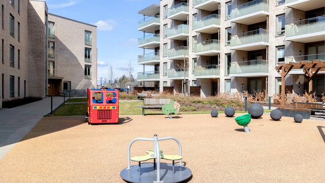 Et familievennlig bomiljø med trygge og bilfrie fellesarealer.