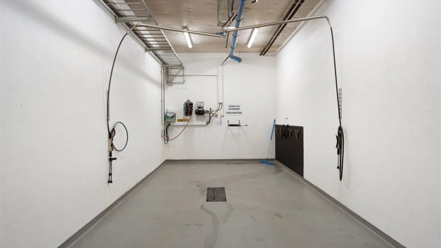 Egen bilvaskehall for beboerne
