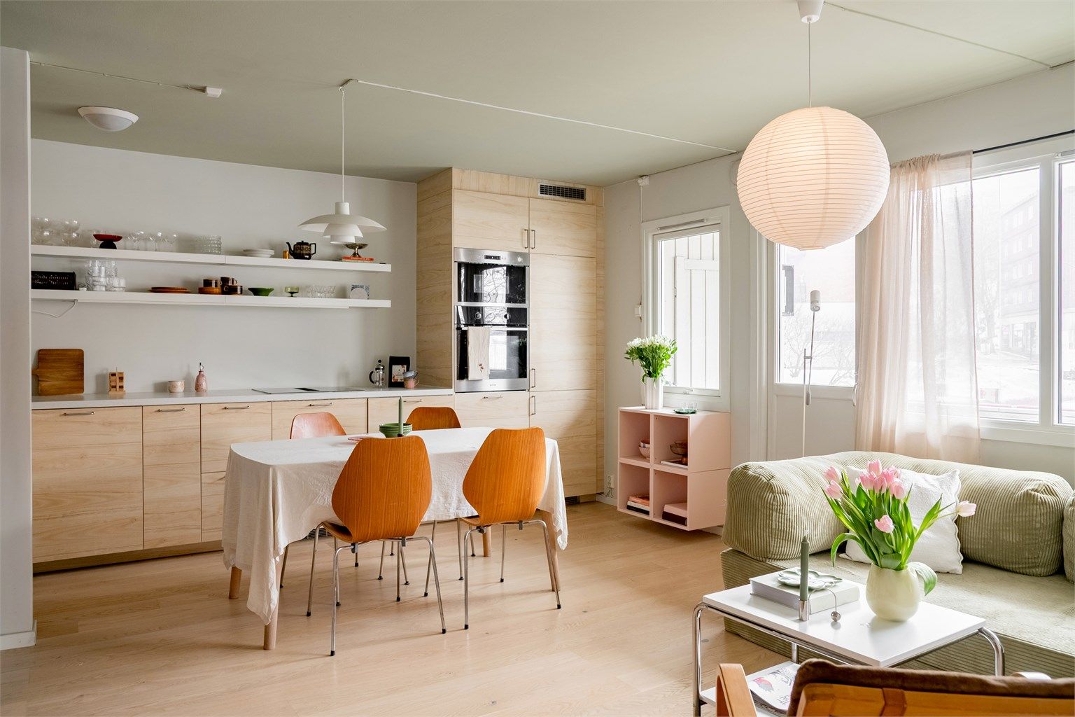 Leiligheten har de senere årene fått en rekke oppgraderinger. Som blant annet nytt bad og kjøkken.