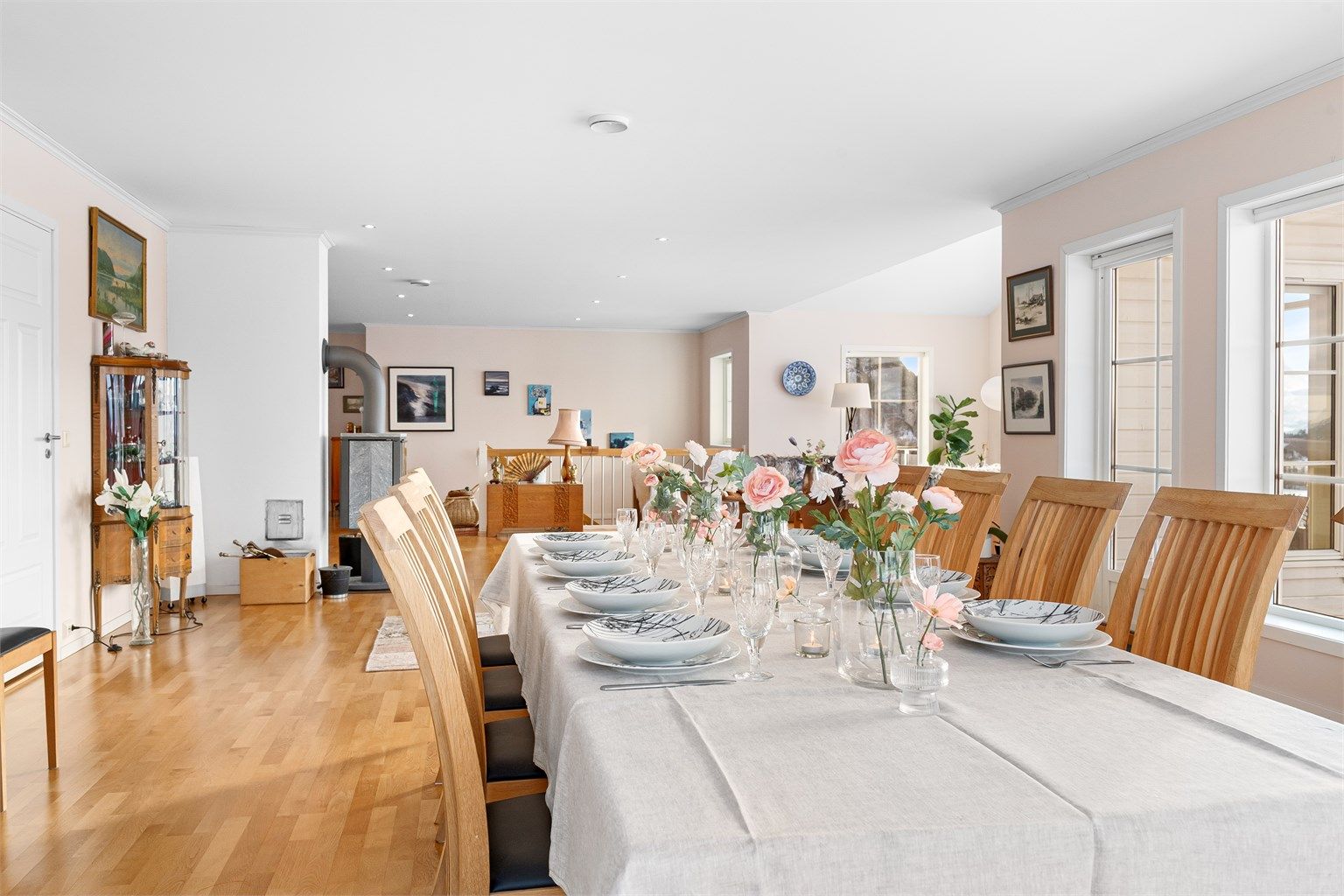 De sosiale sonene gir rikelig med plass for store sammenkomster og minneverdige stunder.