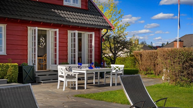 Terrassen ved stuen er på hele 72 kvm