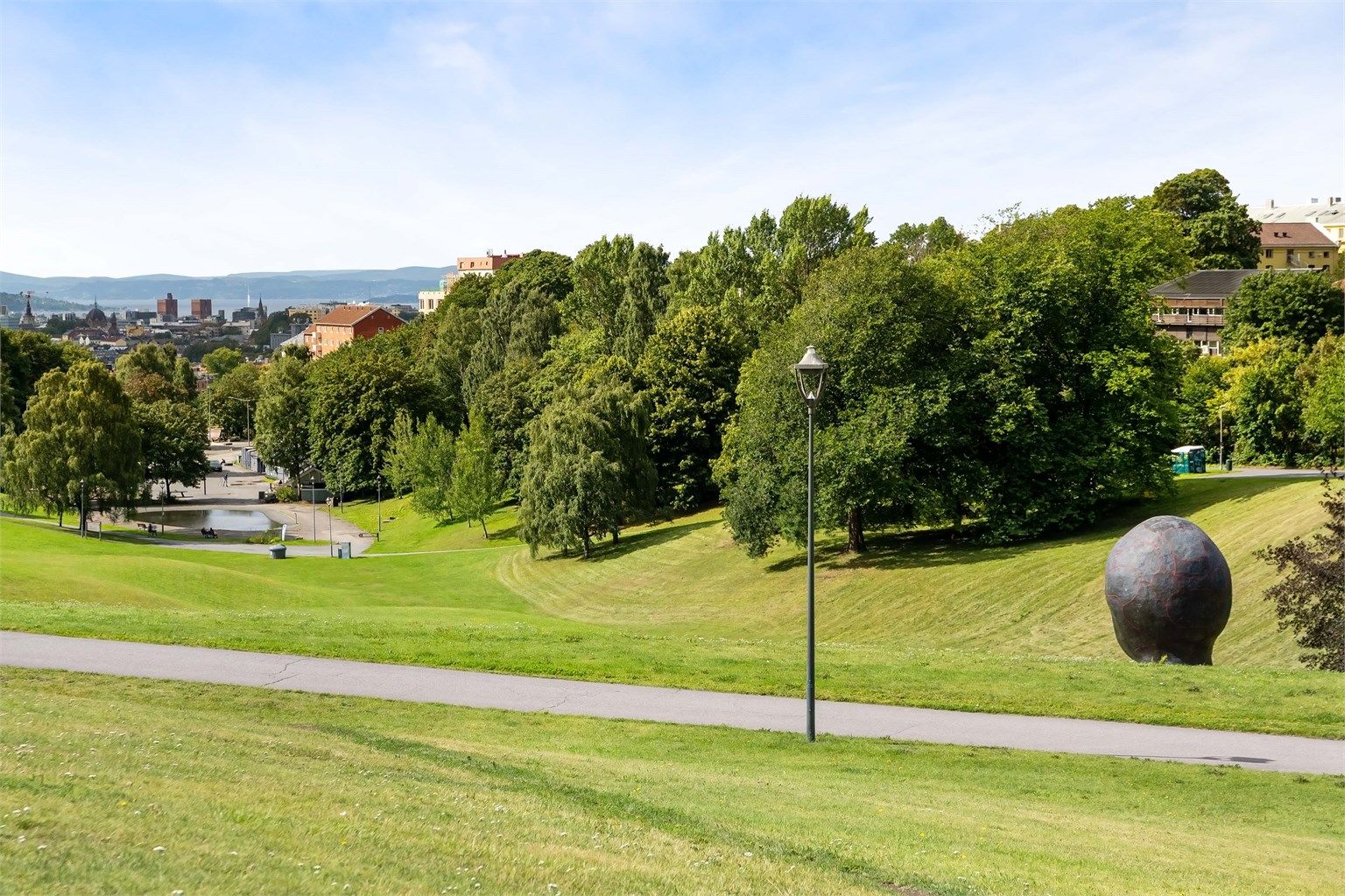 Fra Torshovdalen kan man nyte utsikten over byen