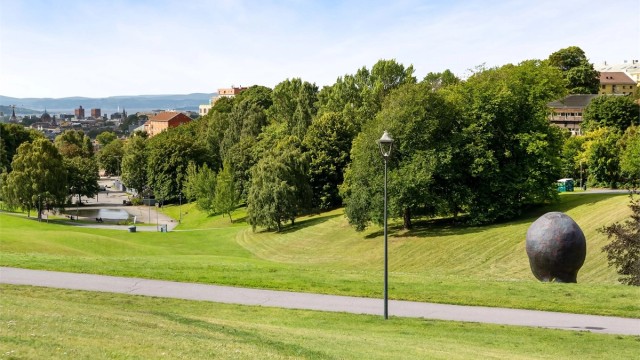 Fra Torshovdalen kan man nyte utsikten over byen